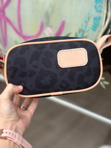 Mini Make-Up Case in Dark Leopard