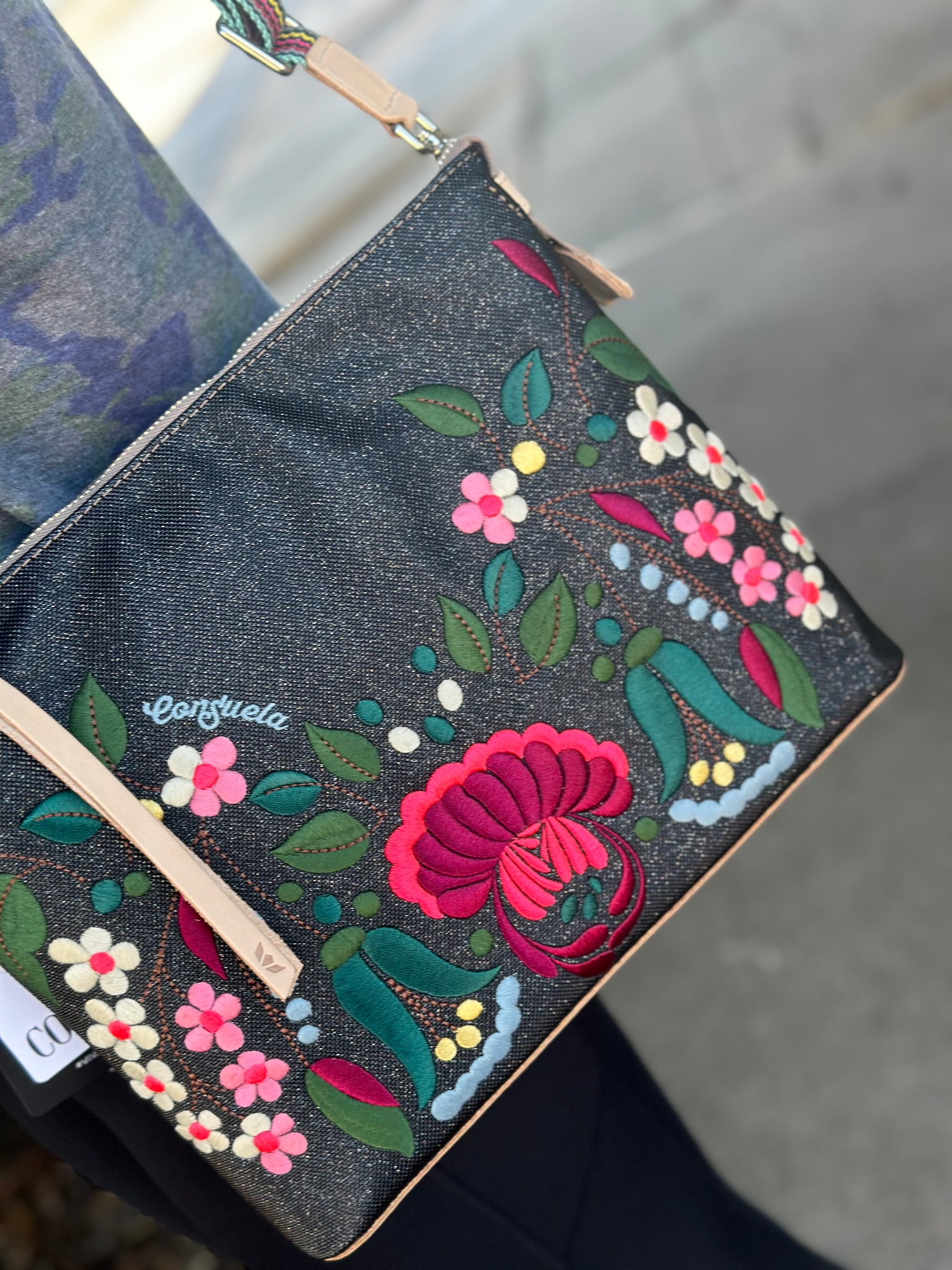 Ava Downtown Crossbody