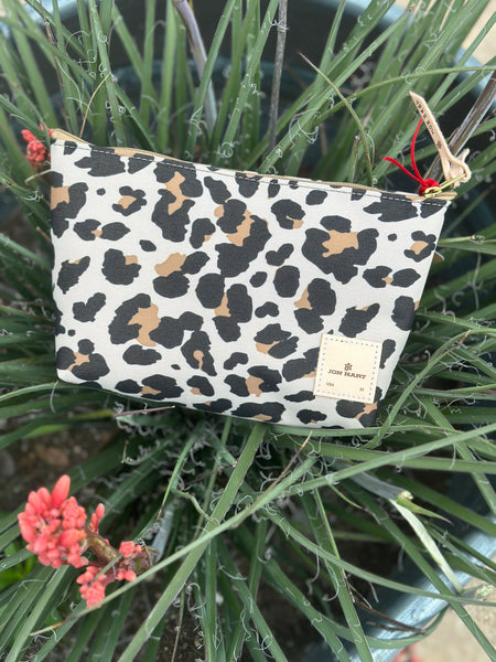 Grande in Leopard